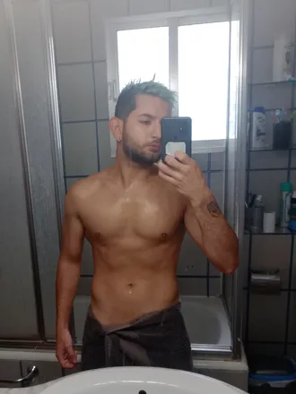 OnlyFans account  u118165799 avatar 1
