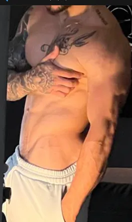 OnlyFans cuenta connorbyrne1 header 2