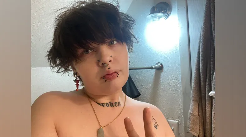 OnlyFans account  midnighttsaurus avatar 1
