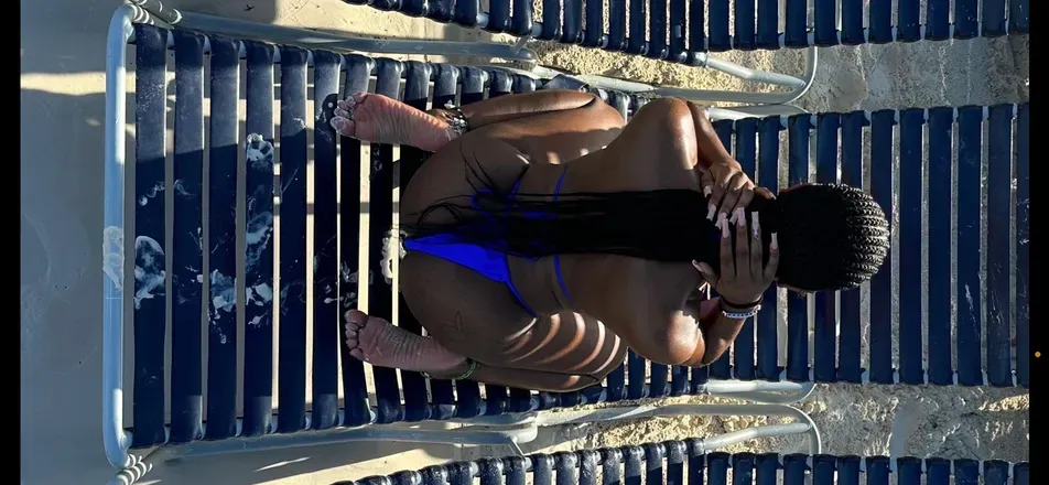 OnlyFans cuenta monayluv header 2