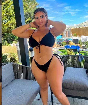 OnlyFans account  thatthicwhitegirl header 2