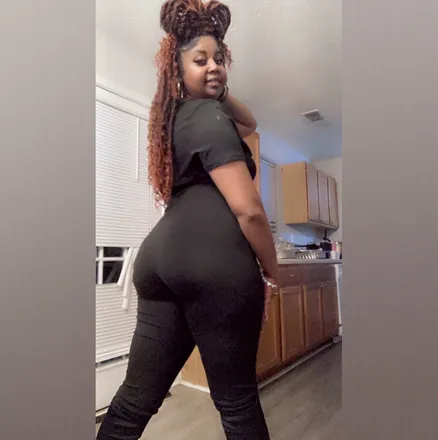 OnlyFans account  kiwii_vibez header 2