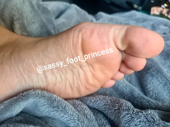 OnlyFans cuenta sassyfootprincess header 2