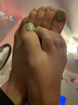 OnlyFans account  bombasstoes header 2