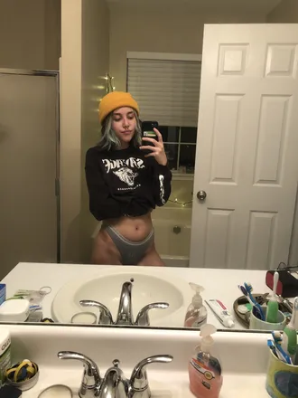 OnlyFans cuenta sarah_senpai header 2