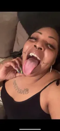 OnlyFans of fantasythethroatdoctor