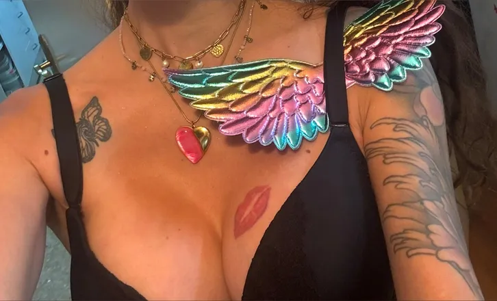 OnlyFans account  enjoywithglittergirl header 2