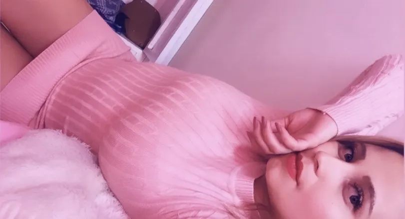 OnlyFans cuenta its_just_leona header 2