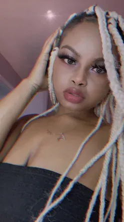 OnlyFans cuenta therealnickilee header 2