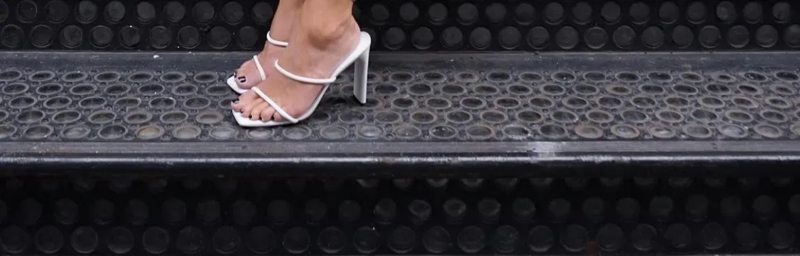 OnlyFans cuenta life_with_toes header 2