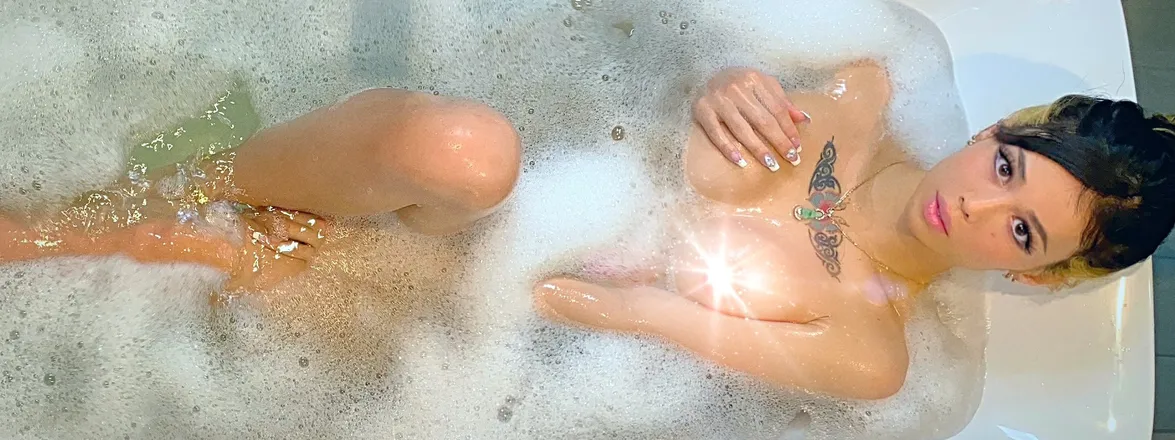 OnlyFans cuenta free_ts_melanie header 2