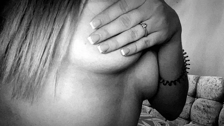 OnlyFans cuenta sophiew64 header 2