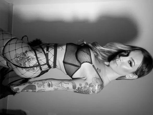 OnlyFans cuenta bruninhatgirlvip header 2