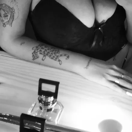 OnlyFans account  laragmez header 2