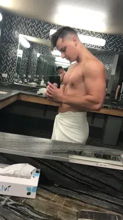 OnlyFans cuenta maxdomino header 2