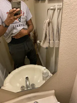 OnlyFans account  longstride76 avatar 1