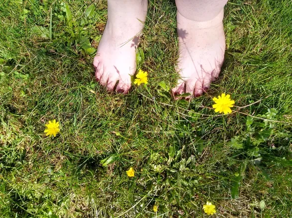 OnlyFans cuenta freckledfatfootsies header 2