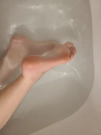OnlyFans cuenta avery.feet header 2