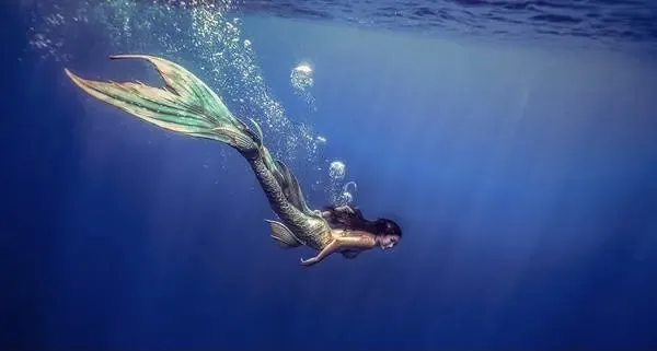 OnlyFans cuenta maskedmermaid00 header 2