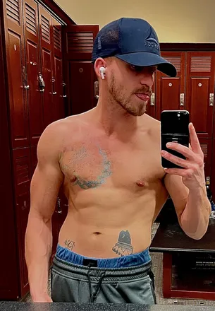 OnlyFans account  tyguysofly avatar 1