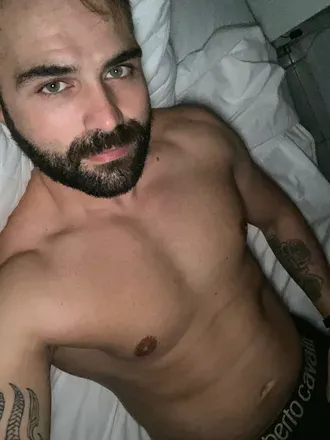 OnlyFans cuenta greekguy12345 header 2