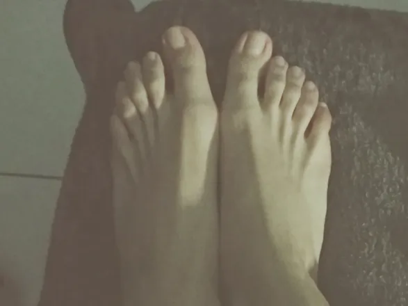 OnlyFans cuenta pieslatino20 header 2