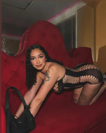 OnlyFans cuenta desirethiss header 2