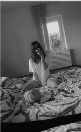 OnlyFans cuenta honey_daisy header 2