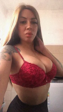 OnlyFans cuenta isjulieta header 2