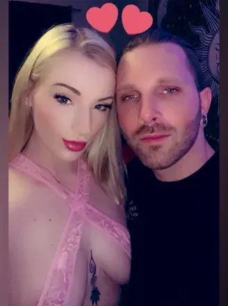 OnlyFans account  worldofderek avatar 1
