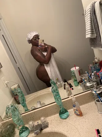 OnlyFans cuenta iamher127 header 2