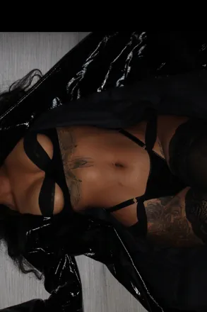 OnlyFans cuenta your_vixen1 header 2