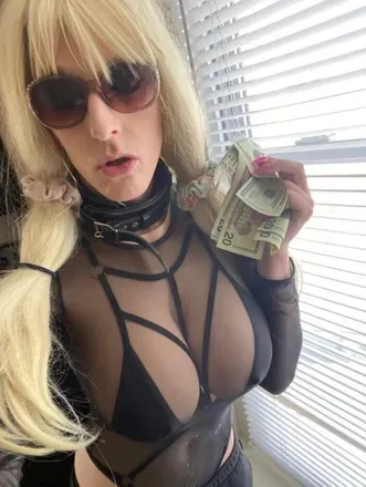 OnlyFans account  kayleighfemdoll avatar 1