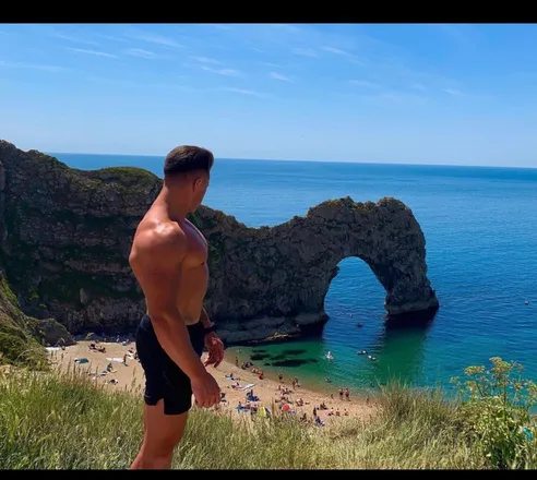 OnlyFans cuenta yourbadboy95 header 2