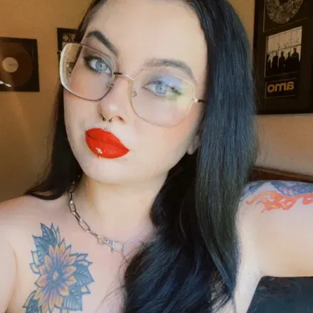 OnlyFans cuenta emilyf-xo avatar 1
