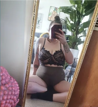 OnlyFans cuenta u208092843 header 2