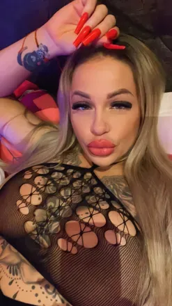 OnlyFans cuenta pekarvivi avatar 1