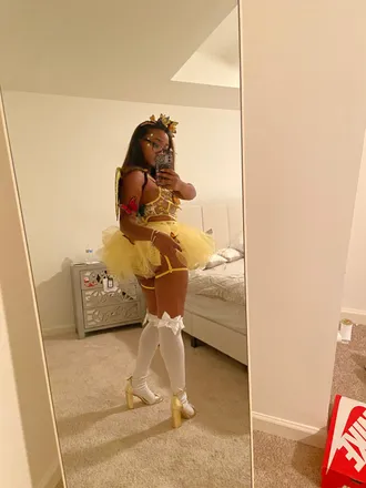 OnlyFans account  moselene header 2