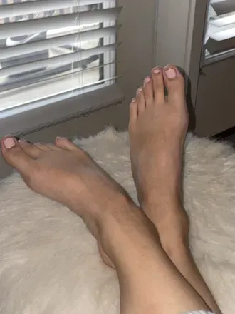 OnlyFans account  feetpicsgirl avatar 1