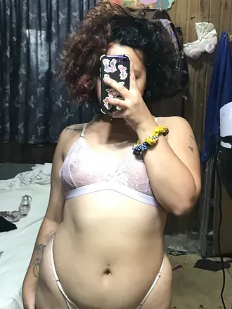 OnlyFans cuenta bigassbrunette0123 avatar 1