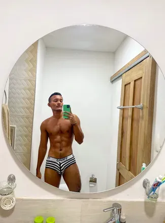 OnlyFans cuenta louislatinhot avatar 1
