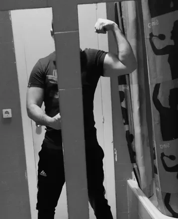 OnlyFans cuenta yourhiddenneighbor avatar 1