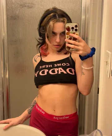 OnlyFans account  letlucy avatar 1