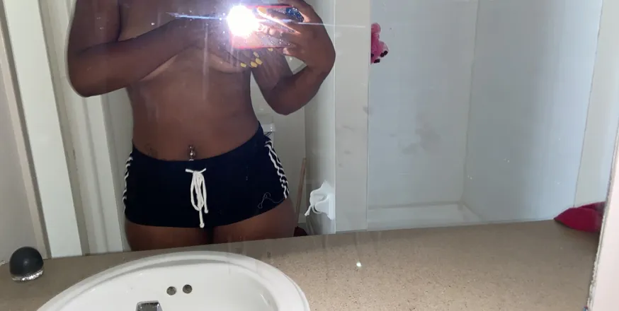 OnlyFans cuenta carmel_skin header 2