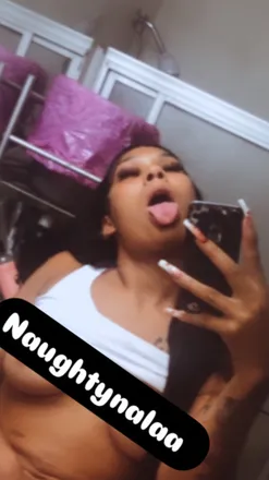 OnlyFans cuenta naughtynalaa69 header 2