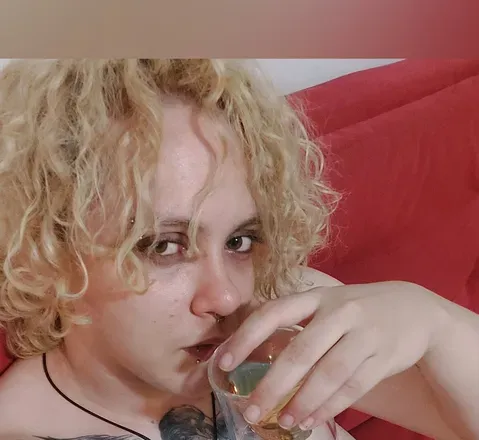 OnlyFans cuenta crimson-raven header 2