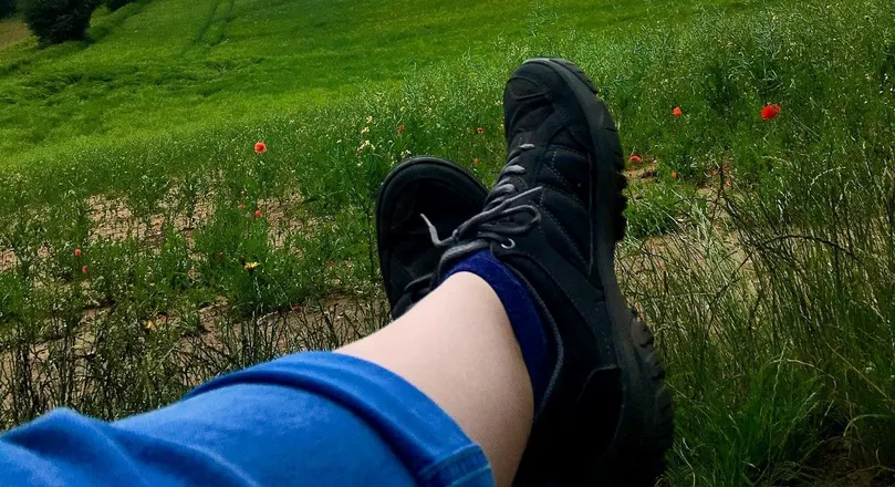 OnlyFans cuenta hairyfuzzythighs header 2