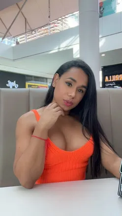 OnlyFans cuenta ariannathompson header 2