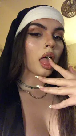 OnlyFans cuenta bittennailsbrokenheart avatar 1