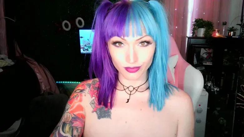 OnlyFans cuenta luckywaifufree avatar 1